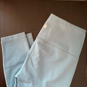 LIKE NEW yogalicious Crop Legging